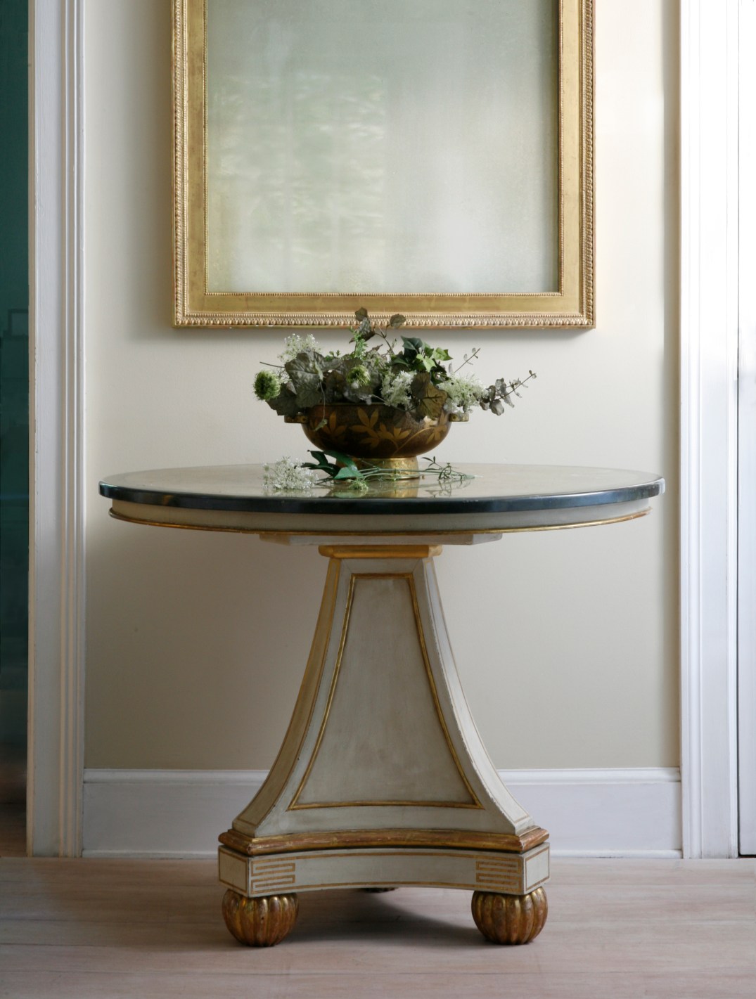 Neoclassical center table 3984n