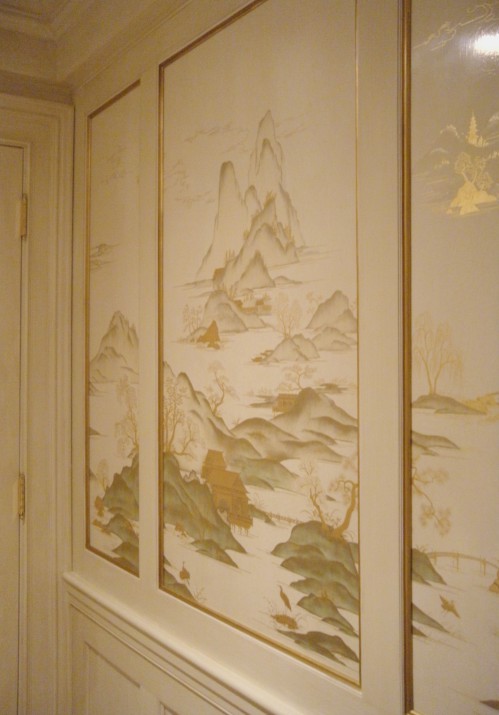 white lacquer mural on site DSCN2052_wpl