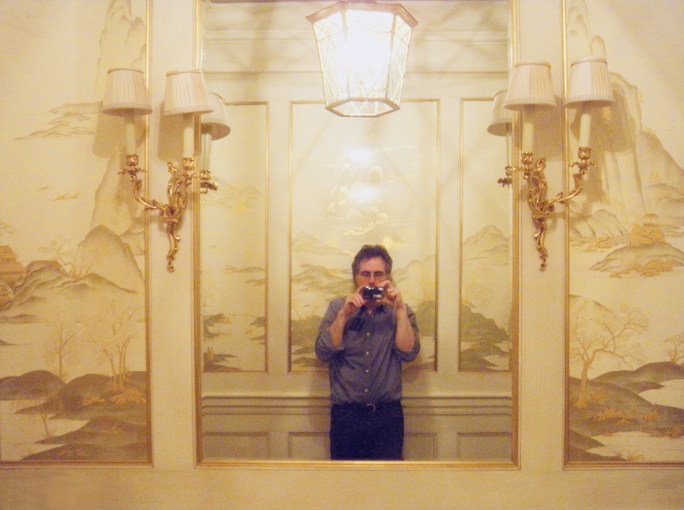 white lacquer mural on site DSCN5674_wpl